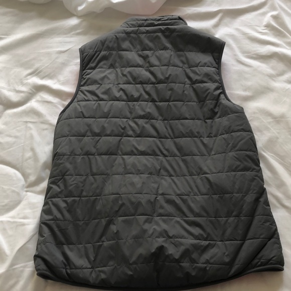 Reversible ASICS vest!!! - Picture 3 of 5